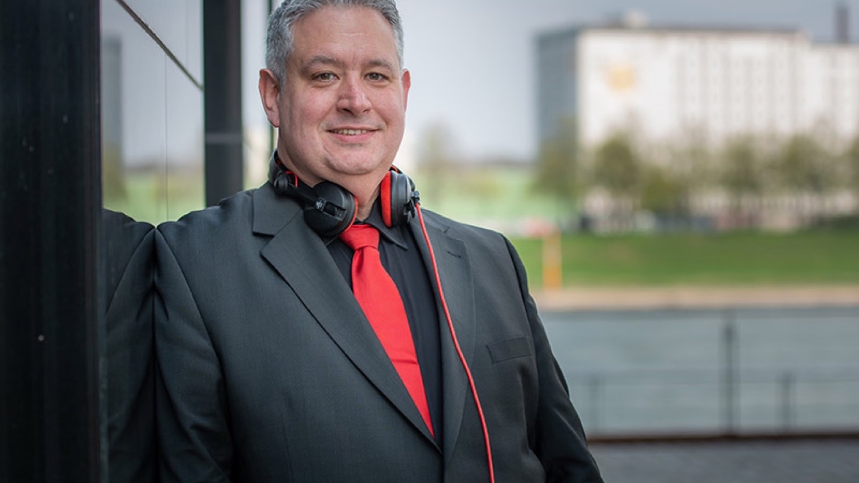 Event-DJ Frank Berlebach mit Kopfhörern
